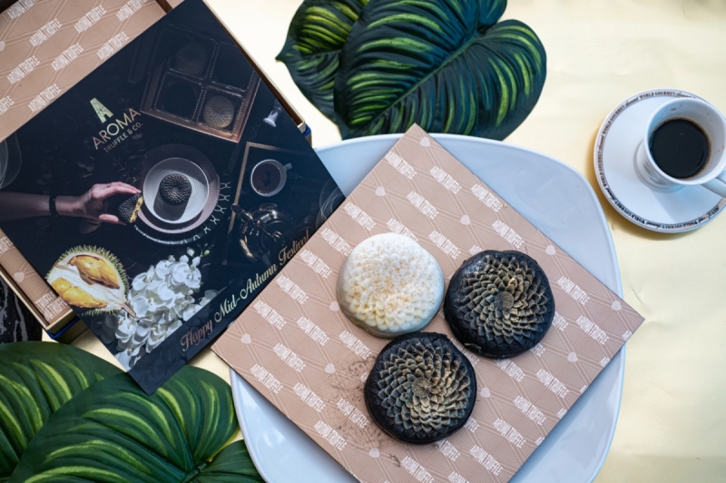 Aroma Truffle Launching Limited Edition Gold Dusted Black Winter Truffle Mao Shan Wang Snowskin Mooncakes