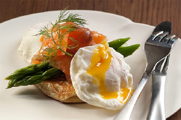 Ricotta hash, with Poached Egg and Smoked Salmon