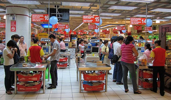 Filipinos are cutting back on groceries, to eat in fast food restaurants or buy meals sold in convenience stores