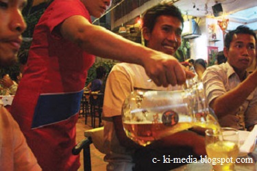 Beer promoters will no longer be allowed to work at hawker centres