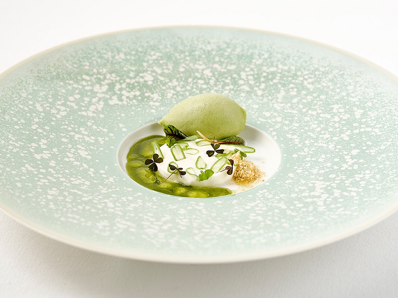 Rougié Gourmet Delights with Ruinart featuring two-Michelin-starred Chef Jarno Eggen